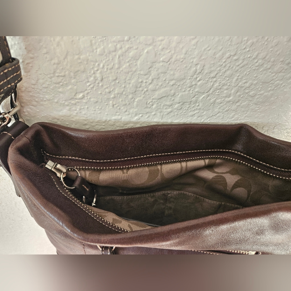 Coach dark brown leather crosdbody bag - Picture 6 of 7